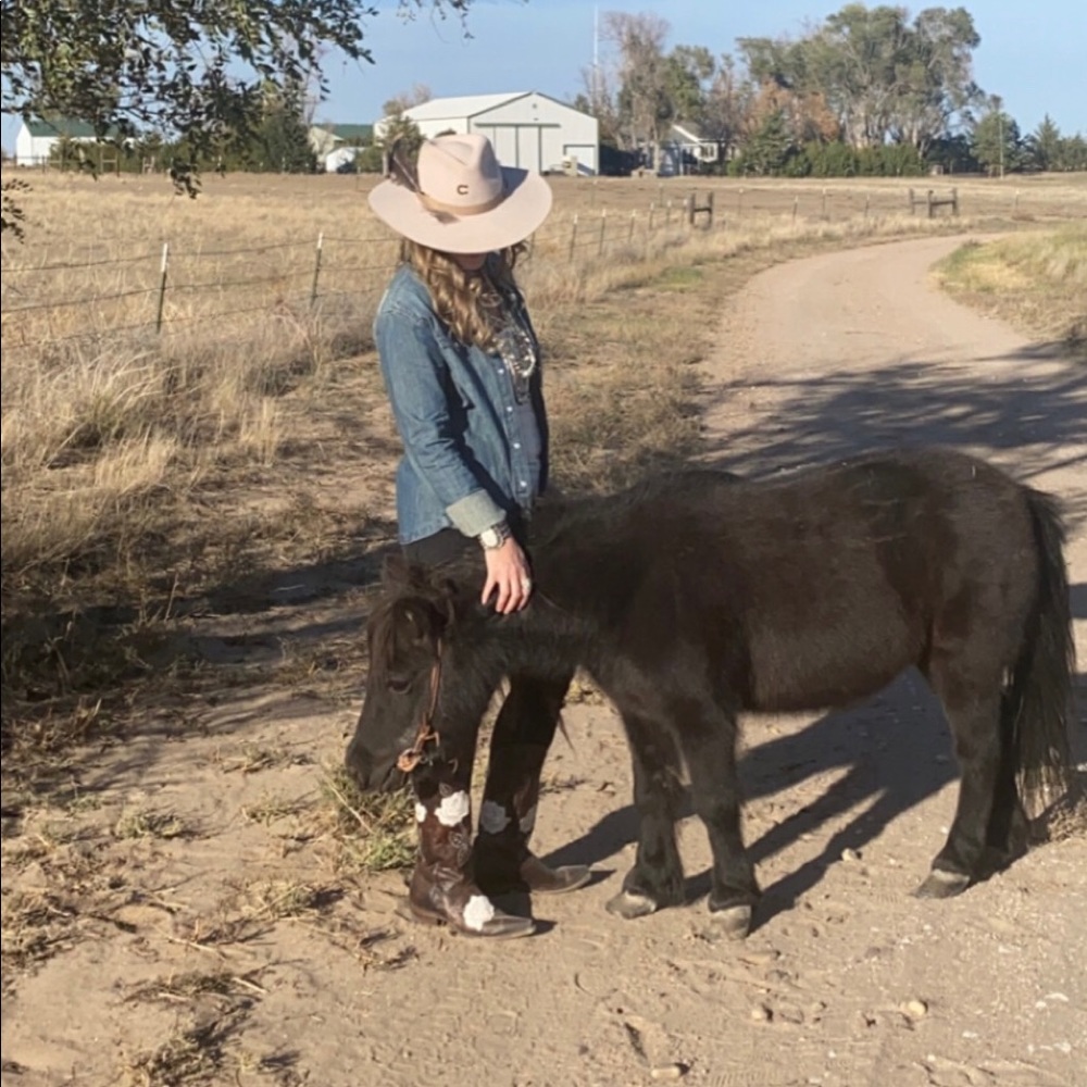 Meet your Posher, Jennifer